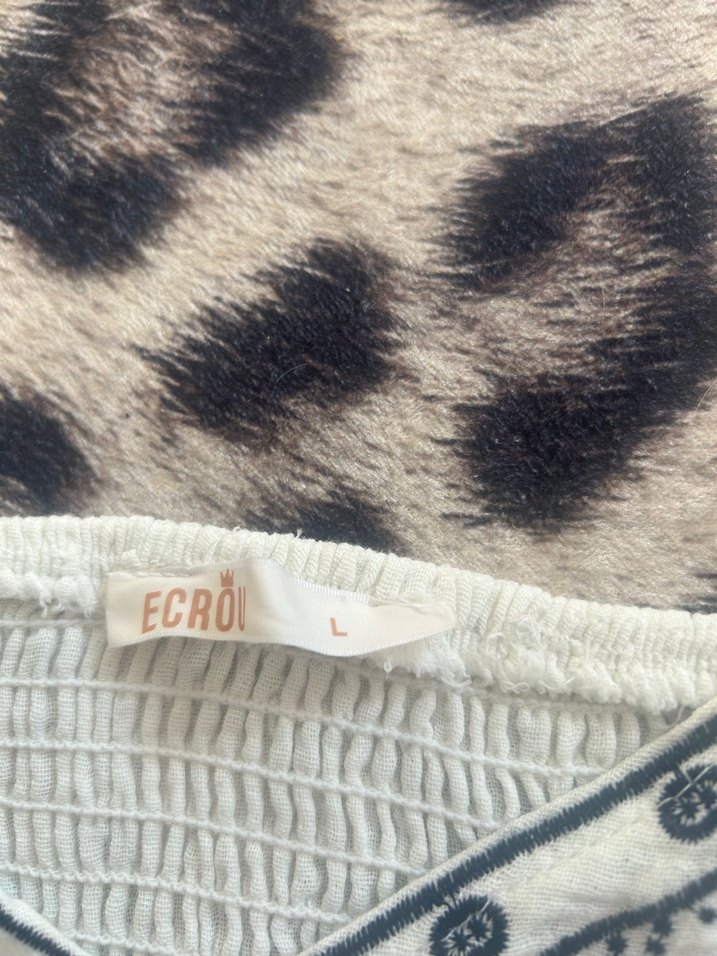 Ecrou keten askılı crop - Görsel 3