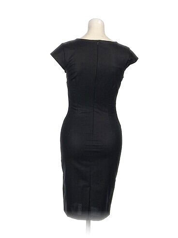 36 Beden PreLoved Kısa Elbise %70 İndirimli.