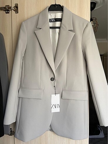 ZARA BLAZER