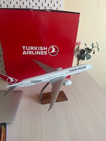 Thy Boeing 777-300 1/160 Uçak Maketi