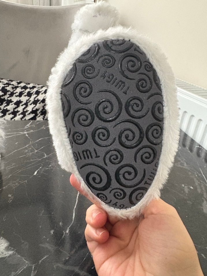 Kızlar için Beyaz Kürklü Unicorn Ev Terliği - Görsel 2