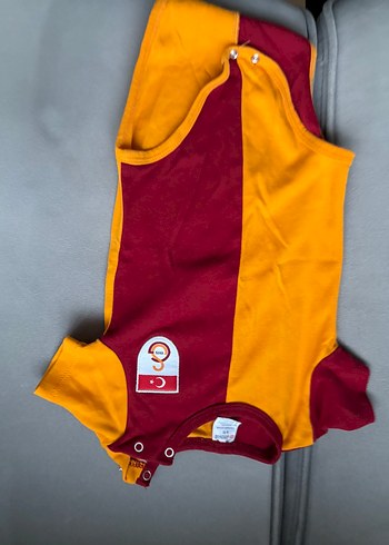 Sarı-Bordo Bebek Kolsuz Body Velcro Kapamalı - Görsel 3