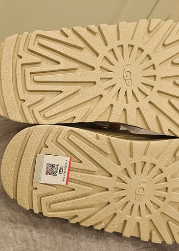 37 Beden ten rengi Renk Orijinal Ugg Goldenglow Sandalet