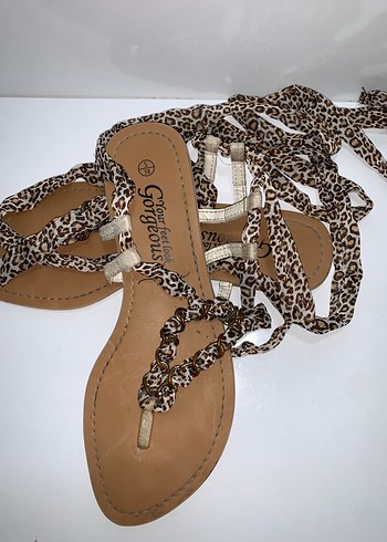 Bej Yılan Desenli Zincir Detaylı Bohem Topuklu Sandalet - Görsel 2
