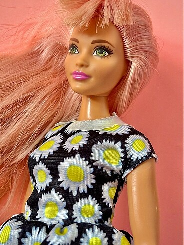 BARBIE FASHIONISTAS - PEMBE SAÇLI,TOMBUL