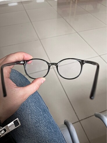 Beden Optikçiden alınmış numarasız dinlendirici gözlük