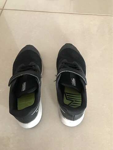 33 Beden Nike Erkek çocuk spor ayakkabısı