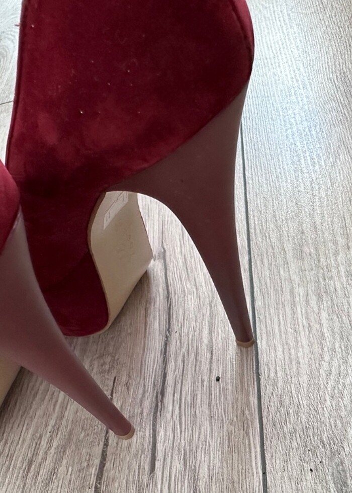 Kırmızı topuklu ayakkabı - Görsel 5