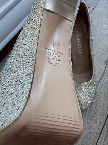 Beyaz taşlı topuklu ayakkabı - Görsel 4