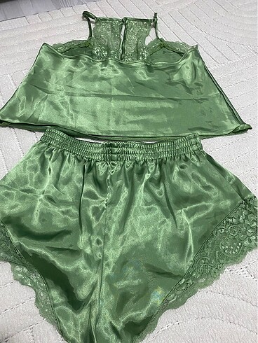 38 Beden Saten pijama takımı
