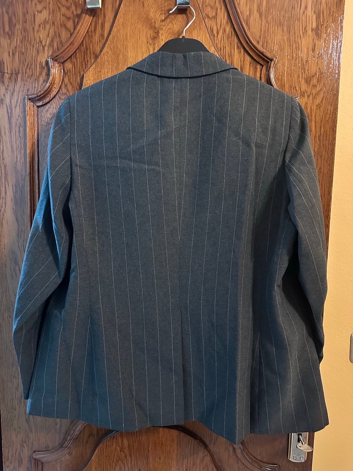 Marks&Spencer Marka, Gri Çizgili Tek Düğmeli Kadın Blazer - Görsel 2