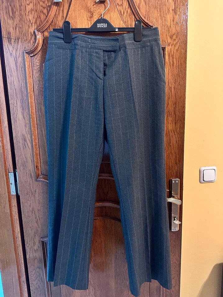 Marks&Spencer Marka, Gri Renkte, Kumaş Pantolon - Görsel 2