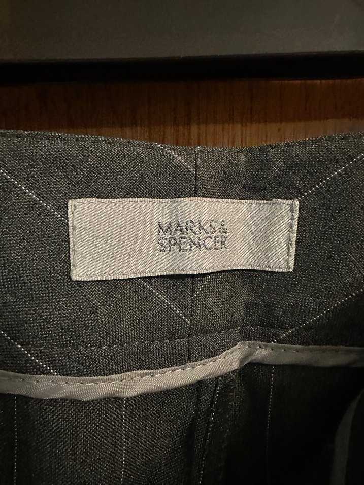 Marks&Spencer Marka, Gri Renkte, Kumaş Pantolon - Görsel 3