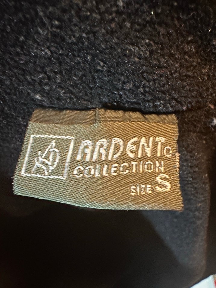 Siyah Renkte Yelek - Görsel 4