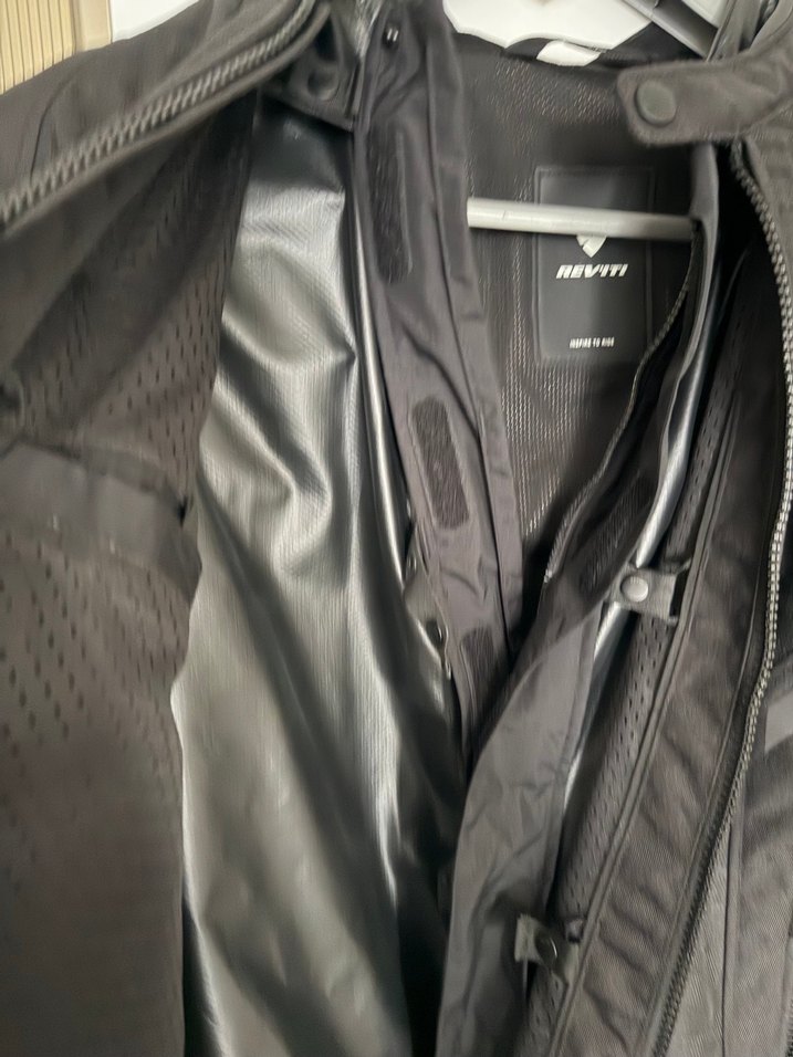 Siyah Revıt orjinal motorcu montu - Görsel 4