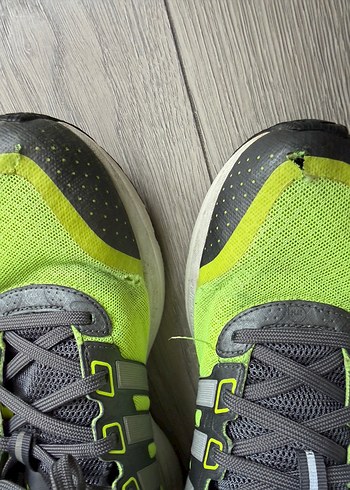 Gri ve Sarı Bağcıklı Erkek Koşu Ayakkabısı - Görsel 2