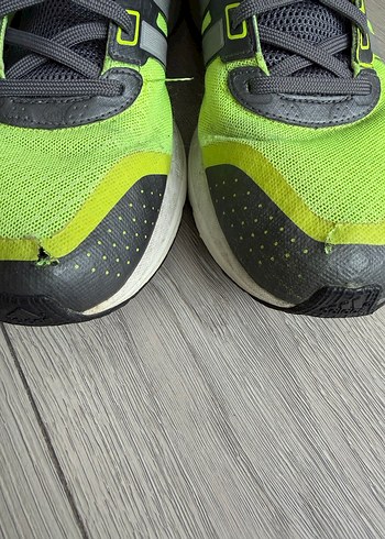 Gri ve Sarı Bağcıklı Erkek Koşu Ayakkabısı - Görsel 3