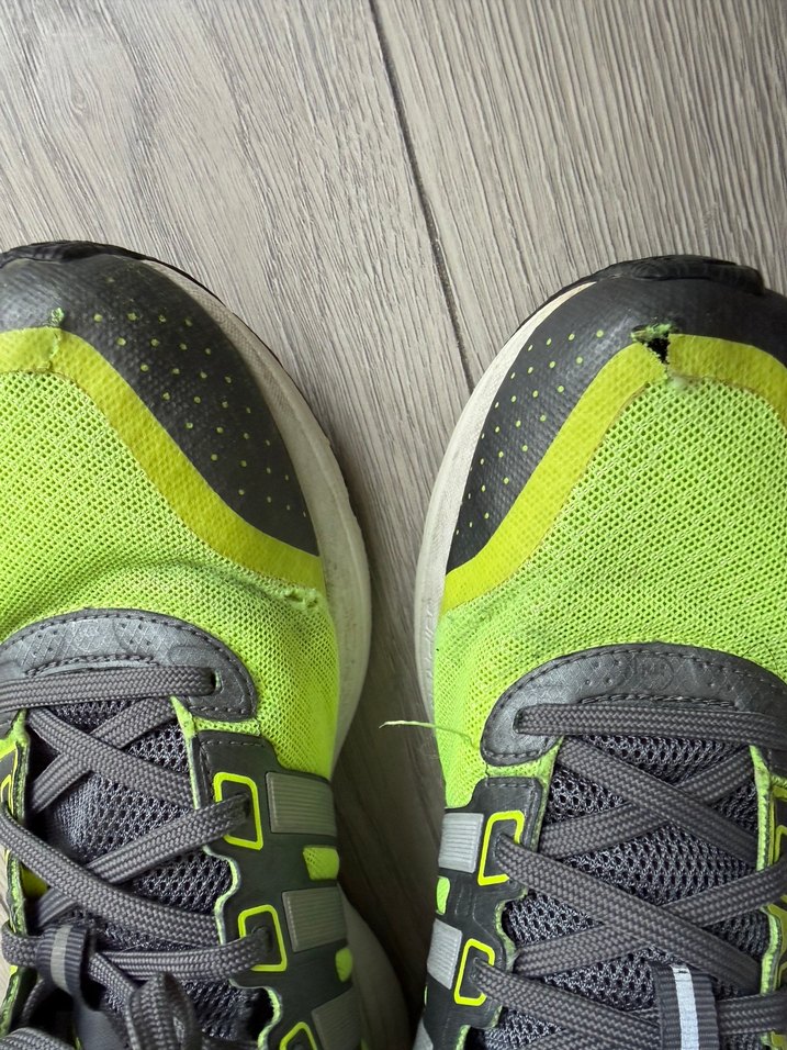 Gri ve Sarı Bağcıklı Erkek Koşu Ayakkabısı - Görsel 2