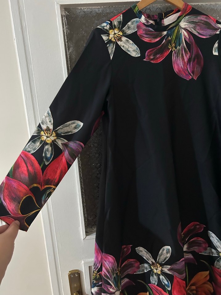 Çiçek Desenli Uzun Tunik - Görsel 2