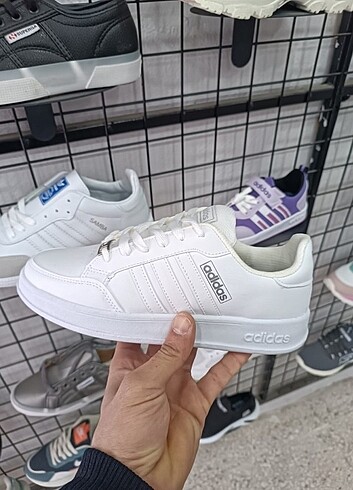 38 Beden beyaz Renk Adidas Spor Ayakkabı 