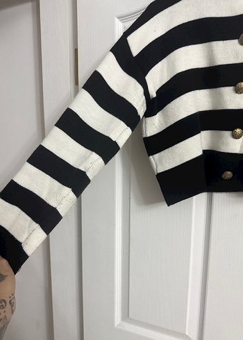 Düğmeli Siyah Beyaz Çizgili Kadın kışlık Hırka - Görsel 2