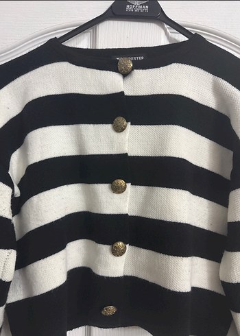 Düğmeli Siyah Beyaz Çizgili Kadın kışlık Hırka - Görsel 4