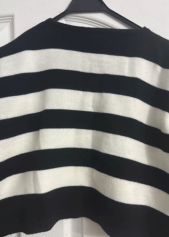 Düğmeli Siyah Beyaz Çizgili Kadın kışlık Hırka - Görsel 5