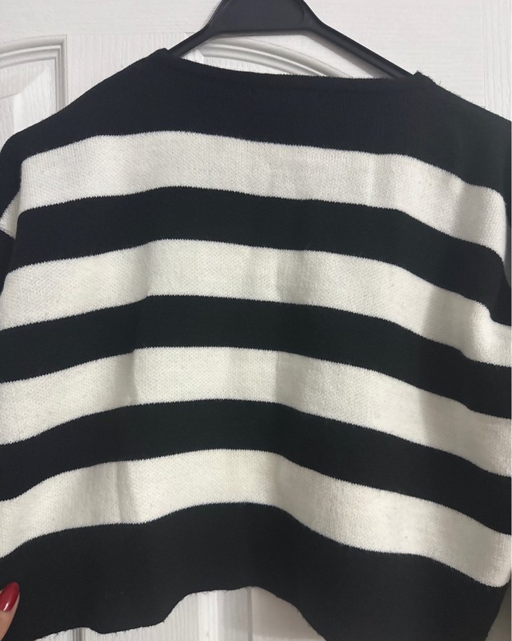 Düğmeli Siyah Beyaz Çizgili Kadın kışlık Hırka - Görsel 5