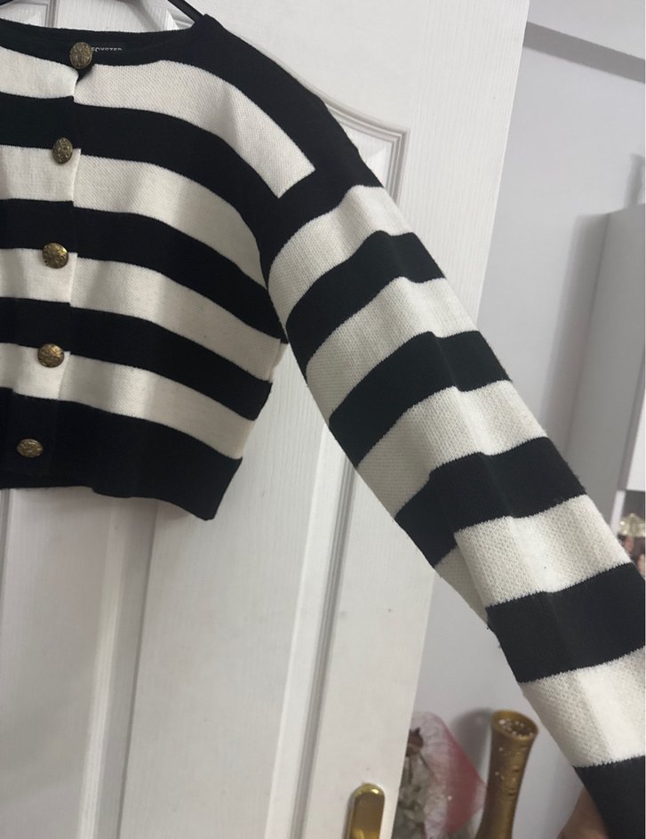 Düğmeli Siyah Beyaz Çizgili Kadın kışlık Hırka - Görsel 3