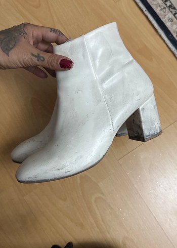 Beyaz Deri Kadın Topuklu Bot 39 - Görsel 3