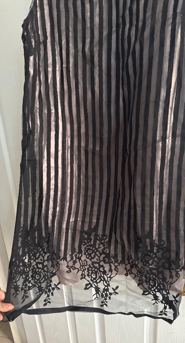 Siyah Çizgili Elbise - Görsel 4
