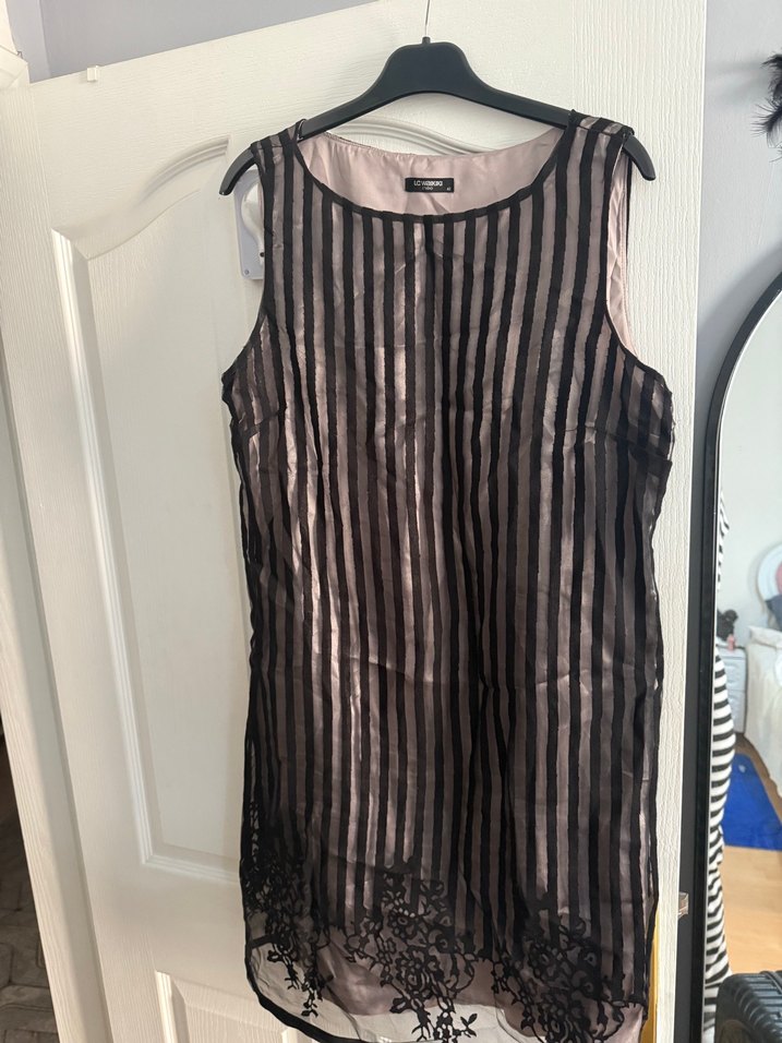 Siyah Çizgili Elbise - Görsel 5