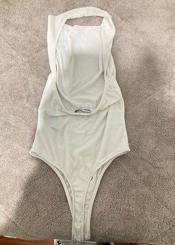 Beyaz Drapeli sırtı açık - Görsel 2