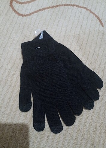 Siyah Eldiven - Görsel 2