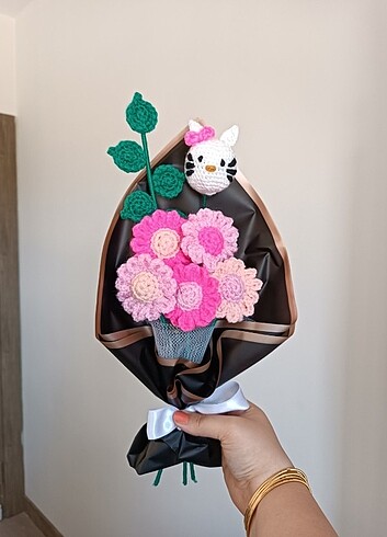 Hello Kitty Çiçek Buketi 