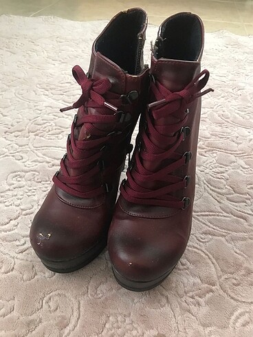 Bordo Buti Çizme