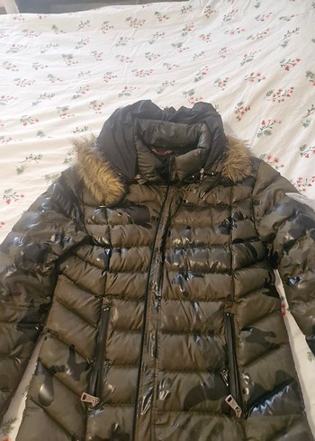 Moncler ürünü