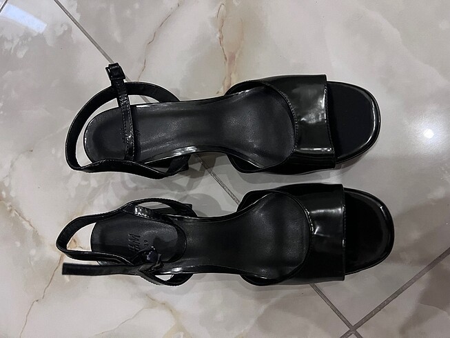 H&M Siyah platform sandalet
