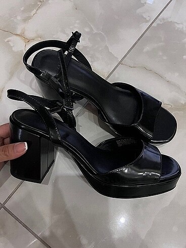 Siyah platform sandalet