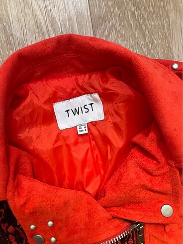 Twist Twist kırmızı dantel ceket
