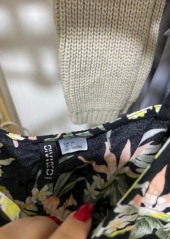 Çiçek Desenli Askılı Mini Tulum - Görsel 3