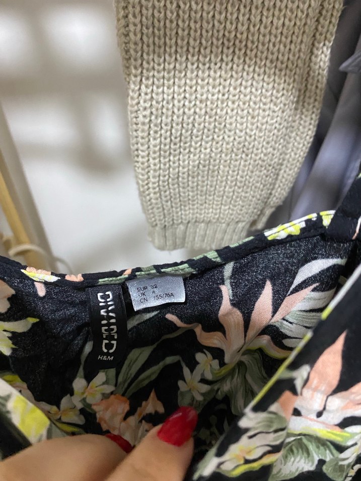 Çiçek Desenli Askılı Mini Tulum - Görsel 3