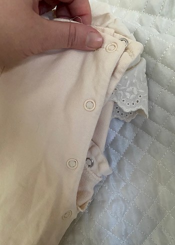 Nakışlı Beyaz Kız Çocuk Keten tulum - Görsel 3