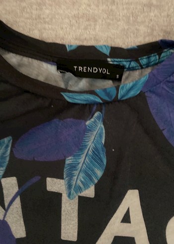 Mavi Çiçek Desenli Tişörtü - Görsel 2