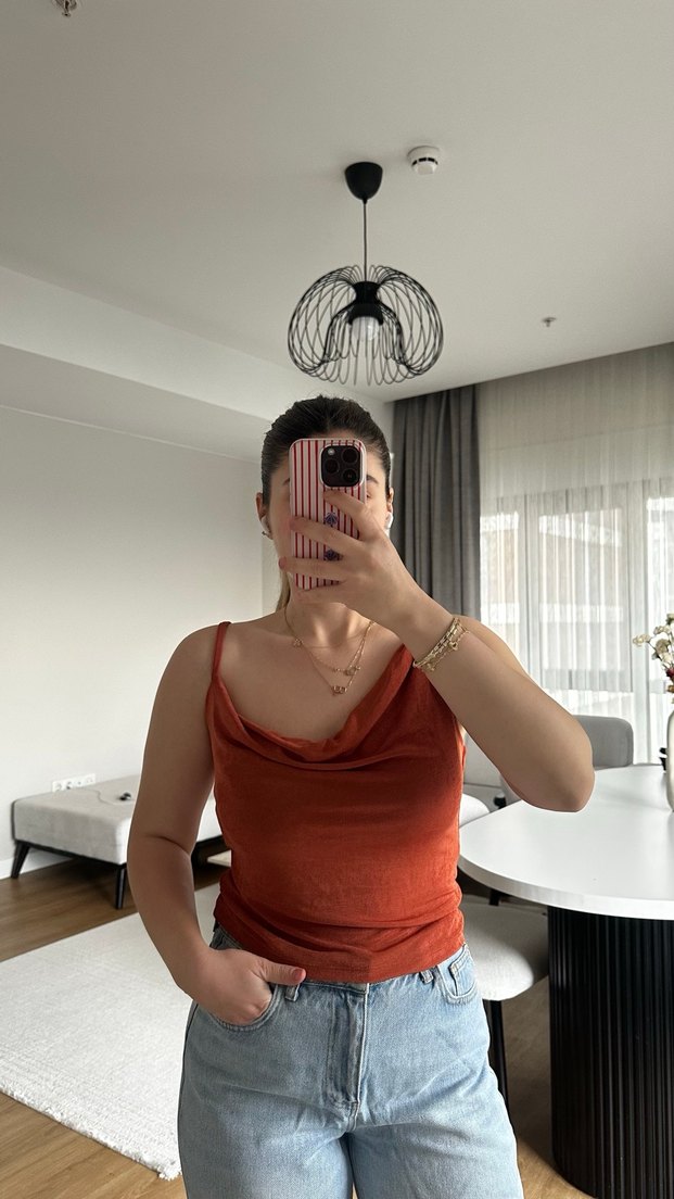 Drapeli V Yaka Kolsuz Kadın Bluz - Görsel 2