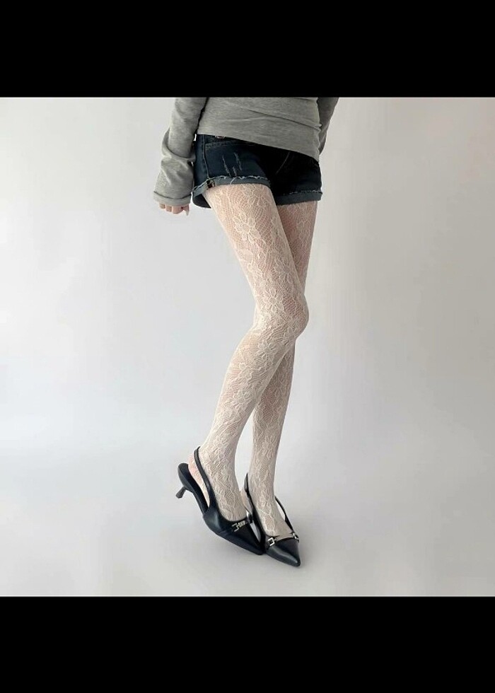 Beyaz dantelli çiçekli file çorap  - Görsel 3