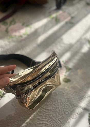 Altın Renkli Deri Bel Çantası - Görsel 2