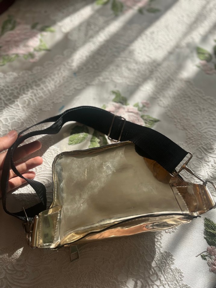 Altın Renkli Deri Bel Çantası - Görsel 3