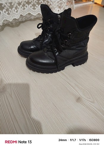 Siyah Bağcıklı Stiletto Topuklu Kadın Bot - Görsel 2