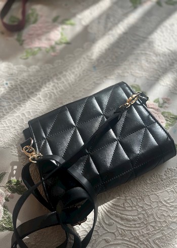 Kilitli Siyah Deri Kadın Çantası - Görsel 2